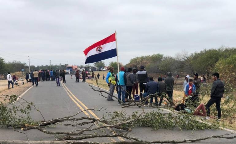 Cierran ambas calzadas de ruta entre Pozo Colorado y Concepción