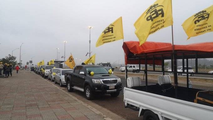 Dejaron la tarea y salieron a protestar: docentes exigen cumplir con el aumento salarial