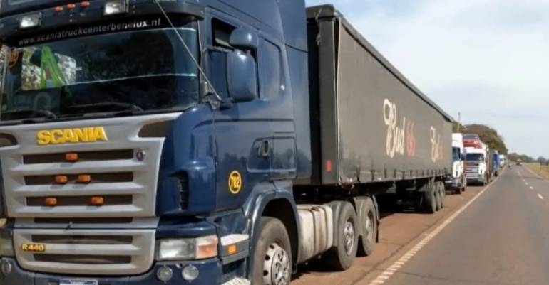 Camiones de cerveza varados en varios puntos del país