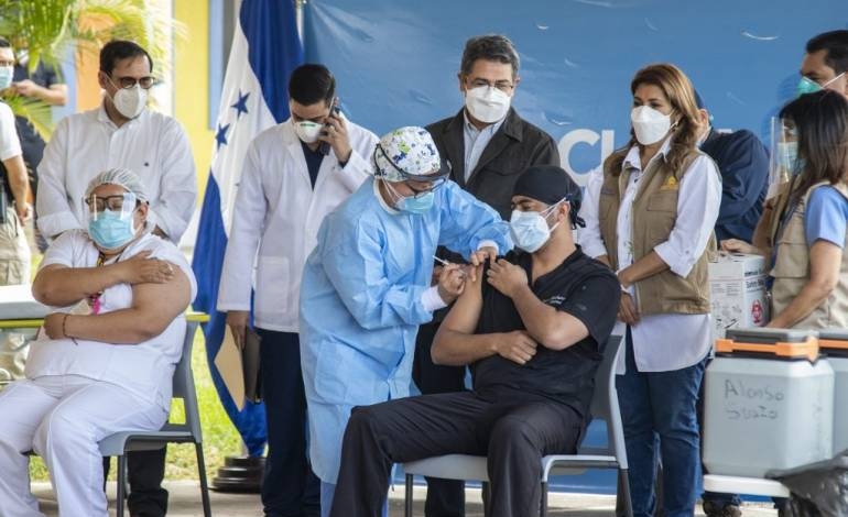 Honduras planea aplicar segunda dosis con Pfizer si Sputnik V no llega a tiempo