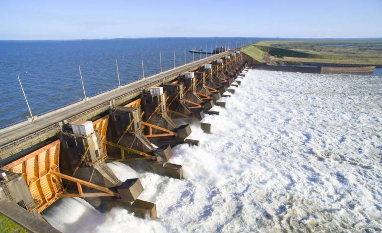 Aprueban pedido de que Contraloría audite deuda de Yacyretá