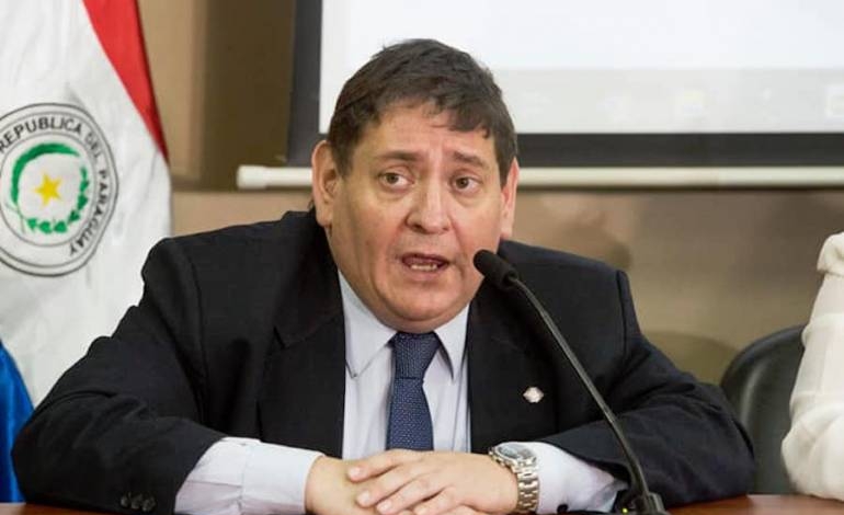 Acusan y piden juicio para tres policías por extorsión a una pareja