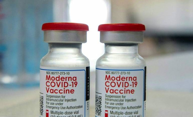 Moderna ve necesaria tercera dosis antes de fin de año por la variante delta