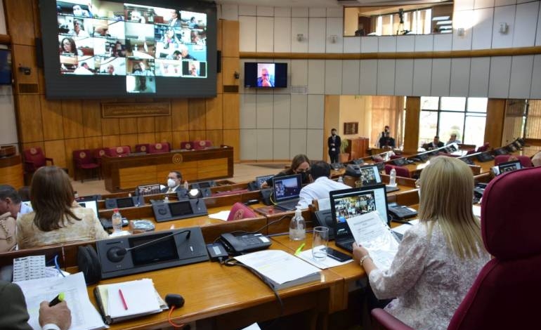 Senado elige a ternados para Contralor y Subcontralor