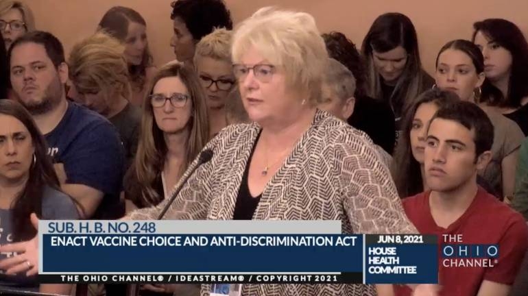 La endeudada „gurú“ médica que vende falsedades sobre el covid