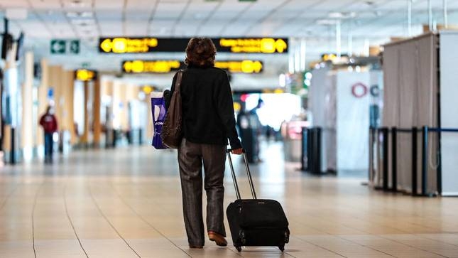 Perú levanta suspensión de vuelos con Brasil e India, mientras Sudáfrica sigue vetada