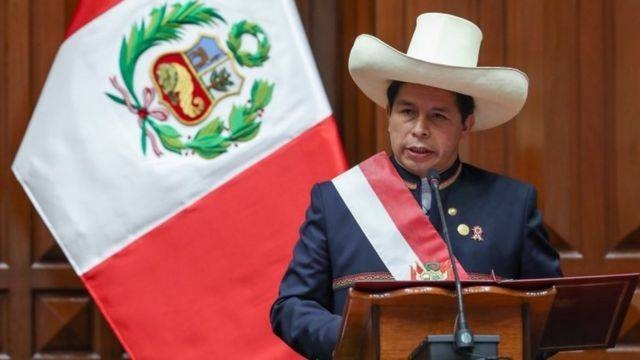 Fiscalía peruana interroga al presidente Castillo por ascensos militares