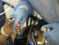 Las hospitalizaciones se reducen hasta un 45% con la ómicron, según estudio