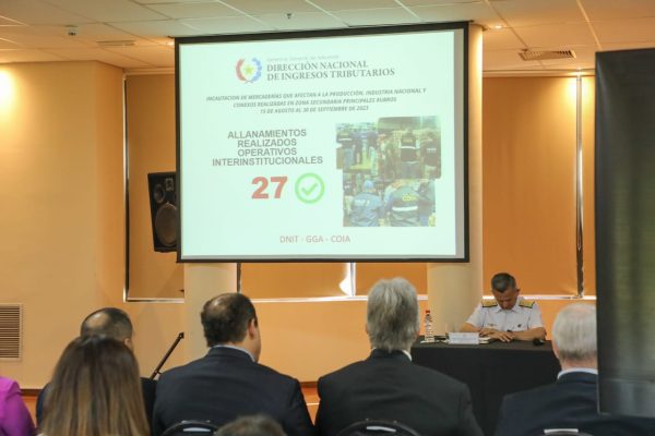 Gobierno presenta los resultados de operativos que buscan desalentar el contrabando y la informalidad
